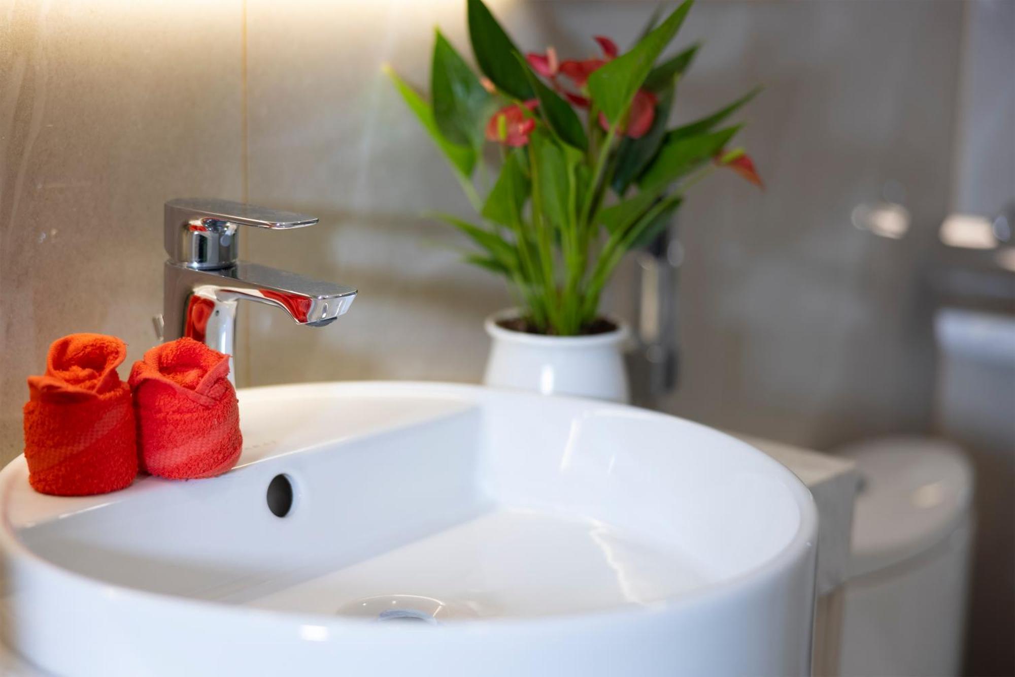 Ben Thanh Luxury Suite Hotel & Spa 胡志明市 外观 照片